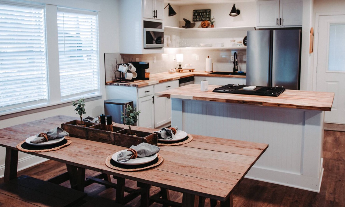 Lone Star House | NEW! Remodeled Lonestar Lakefront 2 Hours From Dallas