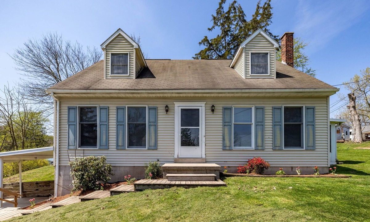 Mifflinburg House | New Renovated House within Campground