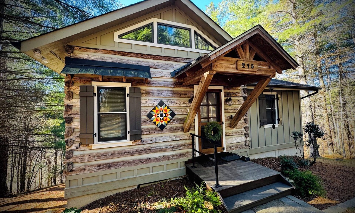 Lansing Cabin | New River secluded log cabin, Lansing/West Jefferson