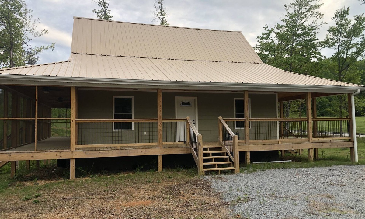 Jamestown Cabin | New Rustic Home Near State Dock