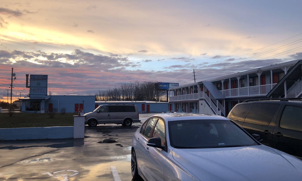 Pleasantville Hotel | New Sea Breeze Motel