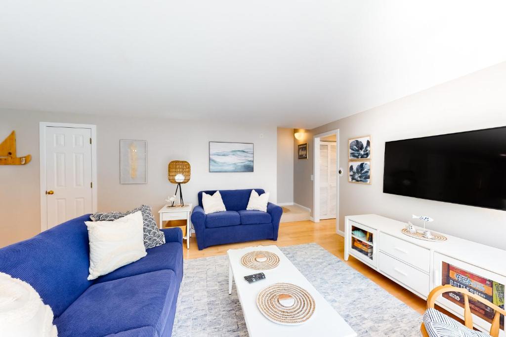Mews Village House | New Seabury Escape