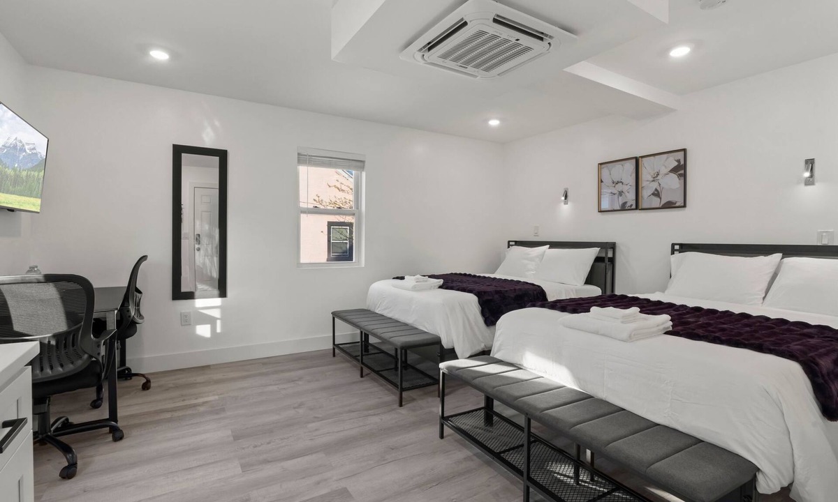 Chester Hotel | New Season Royals