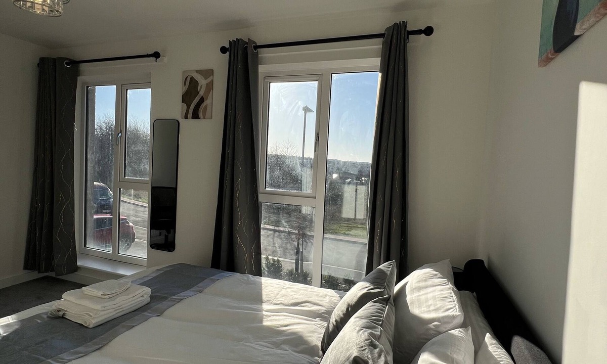 Sheffield House | New Sheffield Luxury 3BDR Home, free WIFIParking