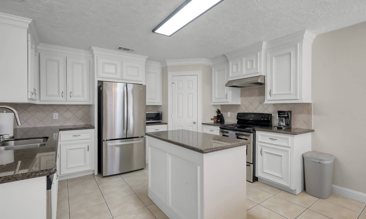 Walden on Lake Conroe House | NEW! Single Story 3BR Lake Retreat | Covered Patio, Fenced Yard, Sleeps 6, Great Location