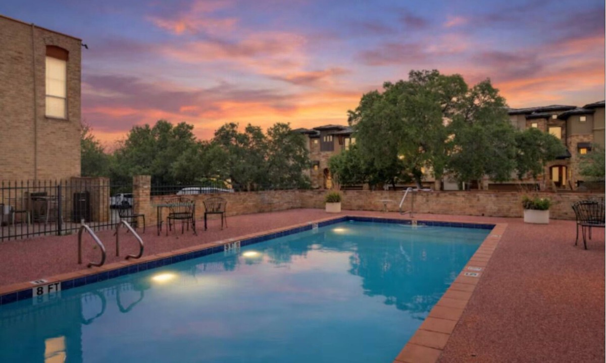 Austin Condo | NEW Spacious 2BR Condo w Pool Near Domain & DT