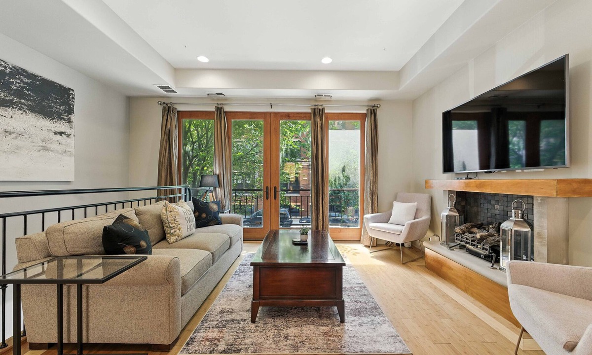 West Loop House | NEW! Spacious 3-Bed West Loop Townhouse, 1 Car Garage by AllSet Turnover