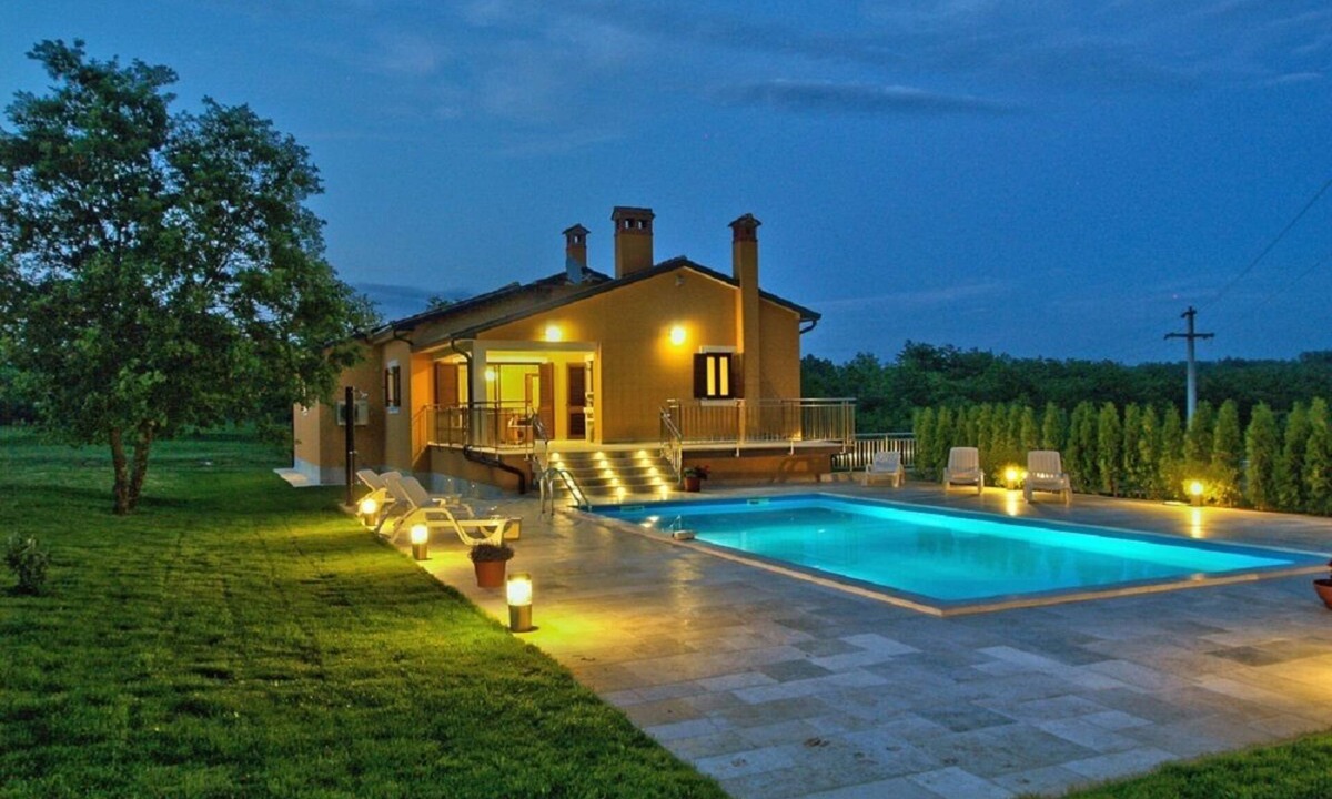 Zabrezani Apartment | NEW! Spacious and luxurious apartment with private 50m2 pool!