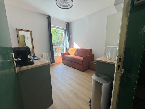 Neuilly-sur-Seine Apartment | New studio apartment hotel Palais des Congrès 11