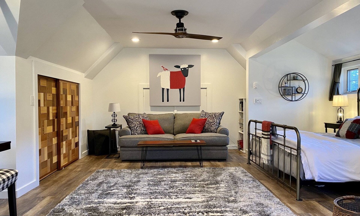 Stowe Hollow Apartment | NEW! Studio Loft in Stowe Hollow