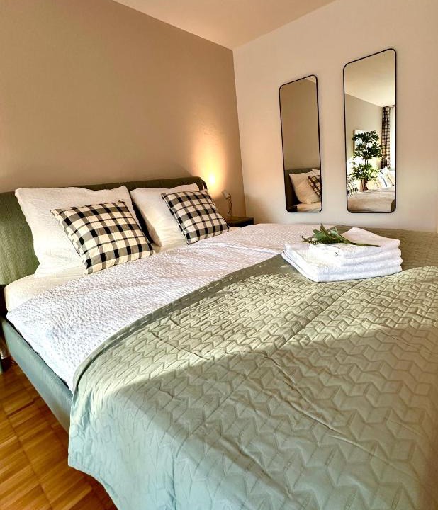 Oerlikon Apartment | New Studio with Sunny Terrace & Air Condition