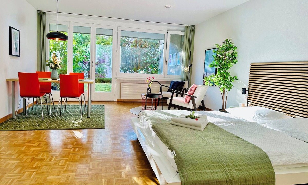 Oerlikon Apartment | New studio with terrace and lots of privacy
