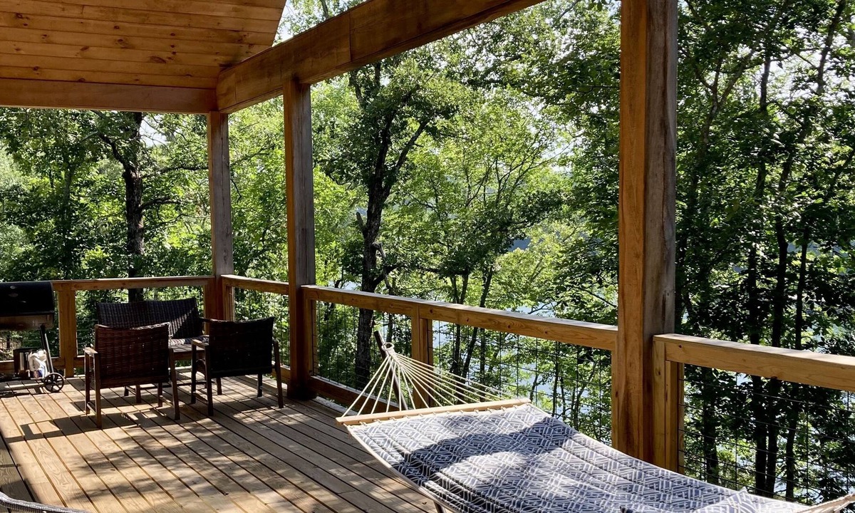 Drasco House | NEW! Stunning lake house! Sleeps 13!