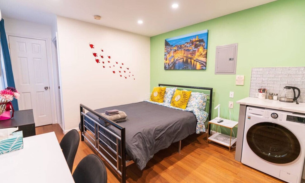 Graduate Hospital Apartment | New! Suite near Rittenhouse Square