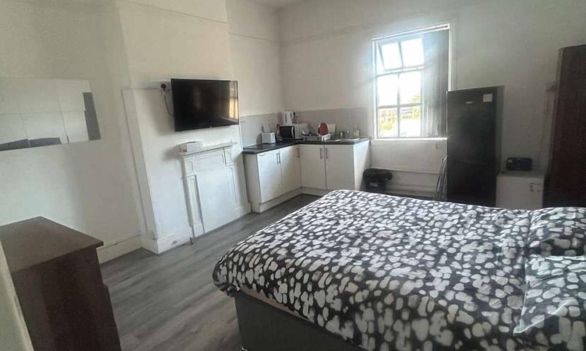 Smethwick Apartment | New Talbot Guest House