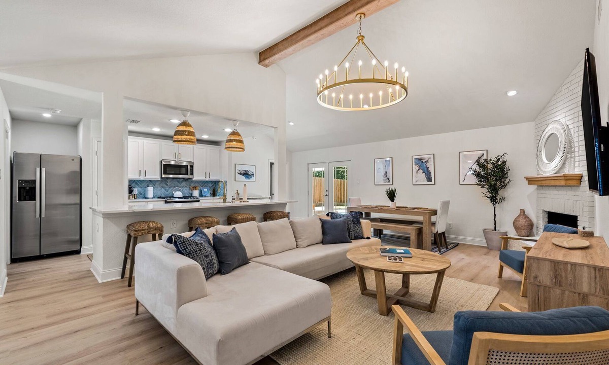 Frisco Villa | NEW-The Frisco Greek Villa-POOL-Sleeps 16-Close to PGA/The Star/Toyota Stadium