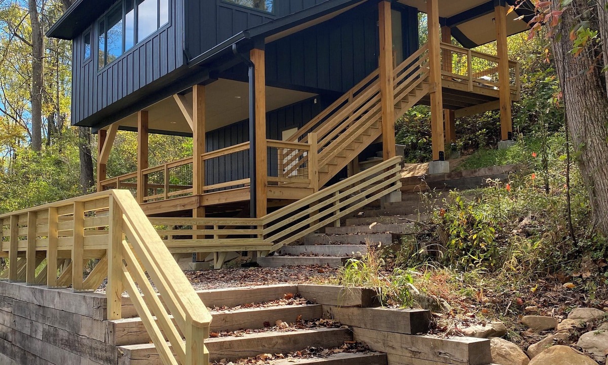 Rockbridge Baths Ski Chalet | NEW! The Nest Treehouse