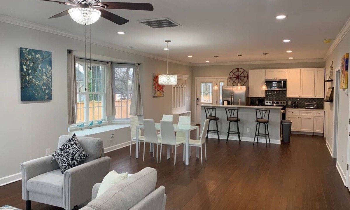 East Durham House | NEW "TheCraftsman" in Downtown Durham near DUKE!