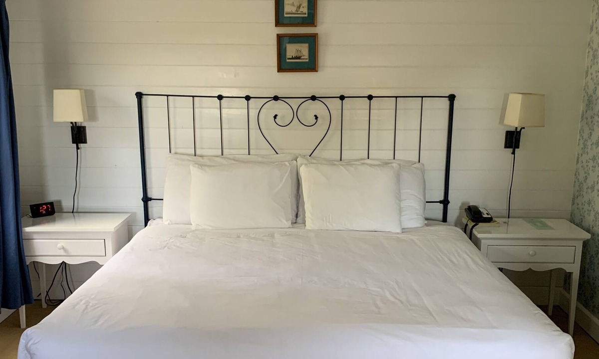 Menemsha Cottage | New to VRBO! See description!