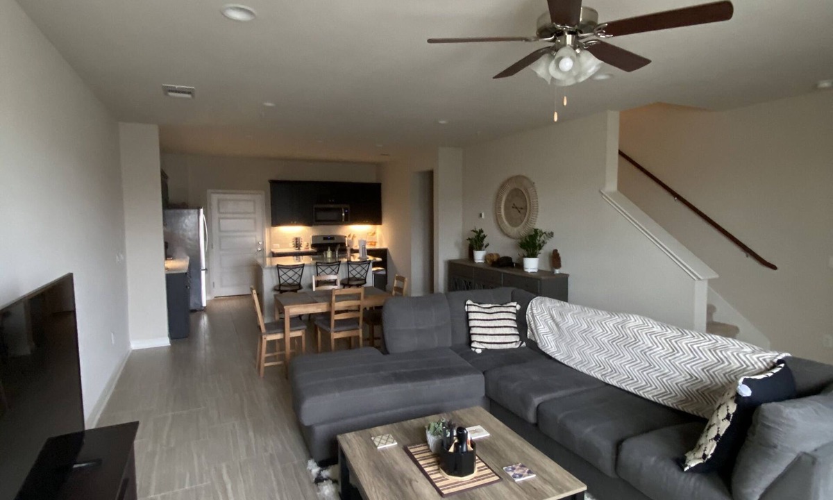 Montopolis House | New townhouse - fully furnished
