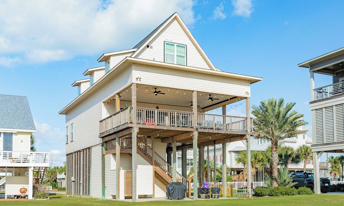 Pointe San Luis House | NEW! True 5BR Beachfront Double Lot w/Direct Beach Access