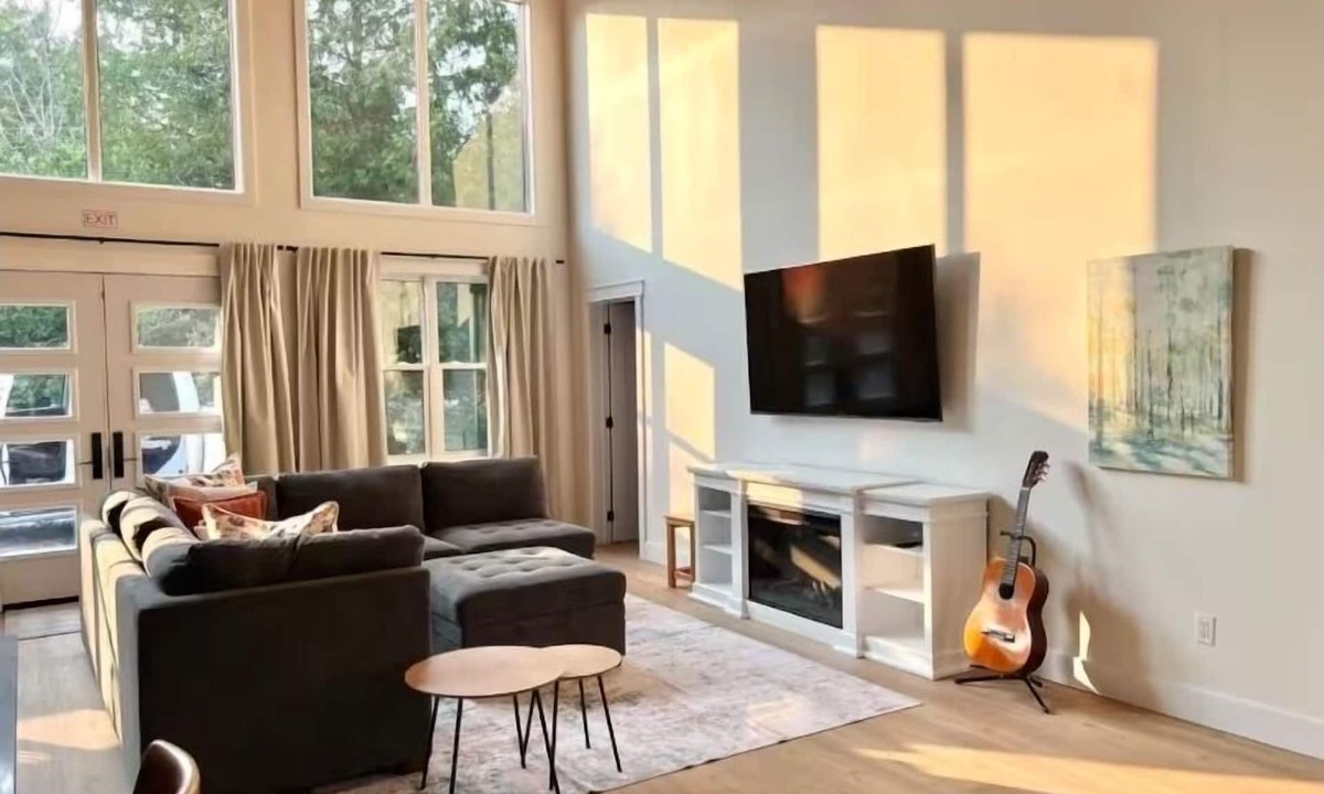 Tobermory House | NEW | Tubside Tranquility | Sauna Retreat | 5 mins from DT Tobermory