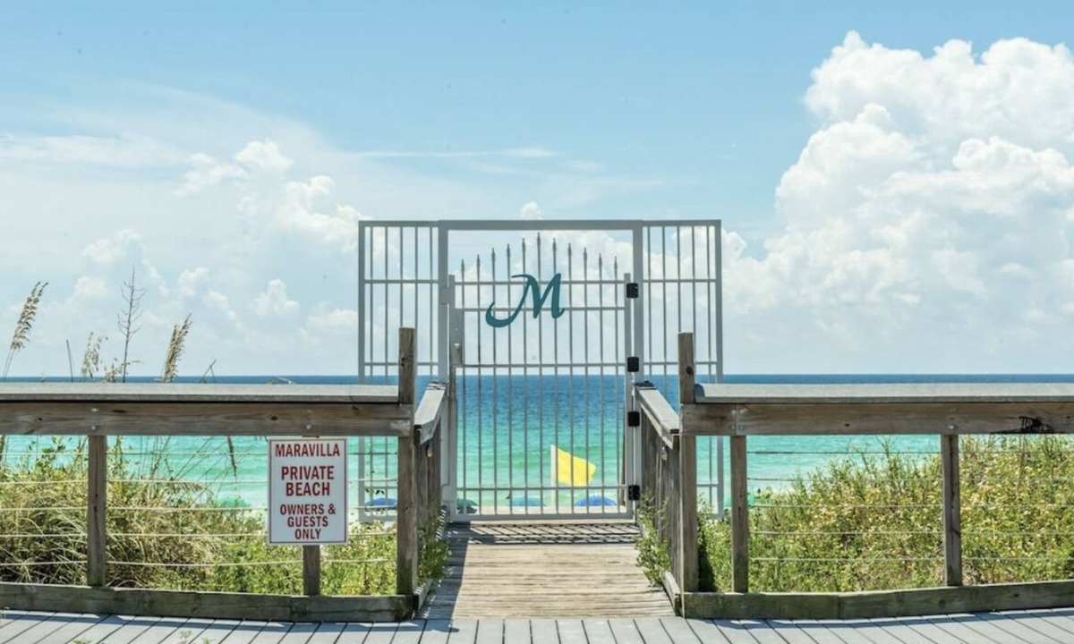 Scenic Gulf Drive Condo | NEW UPDATES! 🏖 FREE BEACH SETUP- 2 Chairs & Umbrella