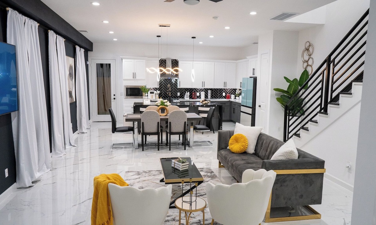 OST - South Union House | NEW Upscale home by stadium, med center, downtown Houston Texas