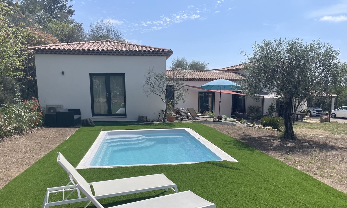 Le Rouret House | New villa in absolute calm