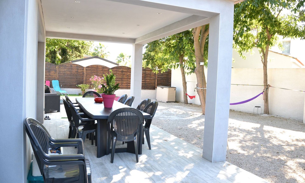 Le Grau-dʼAgde Villa | New villa standing 8/9 pers. 3 bd 2 bath private pool near sea and beaches