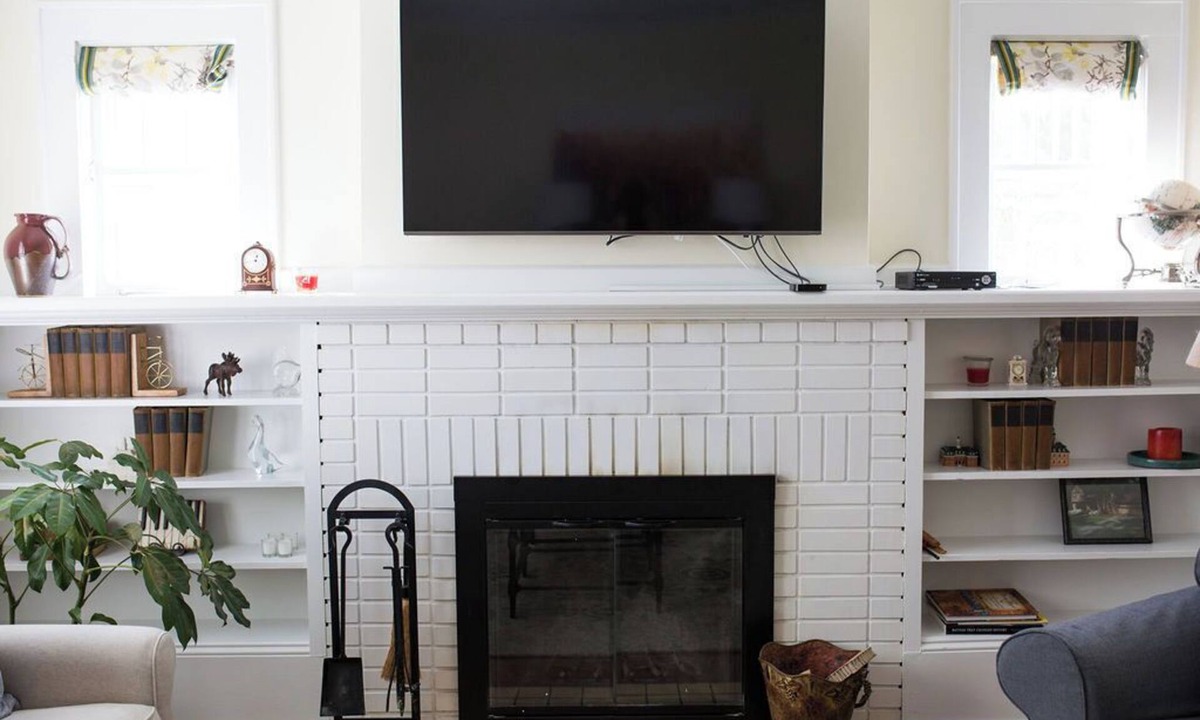 Gainesville House | New! Walk to Square ~ Hideaway in the Middle of Town ~ Sleeps 4 ~Spring Savings