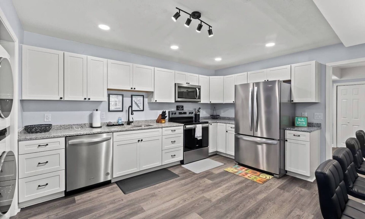 El Centro Beach House | New! Walkable to Frank Brown, Pier Park & Beach