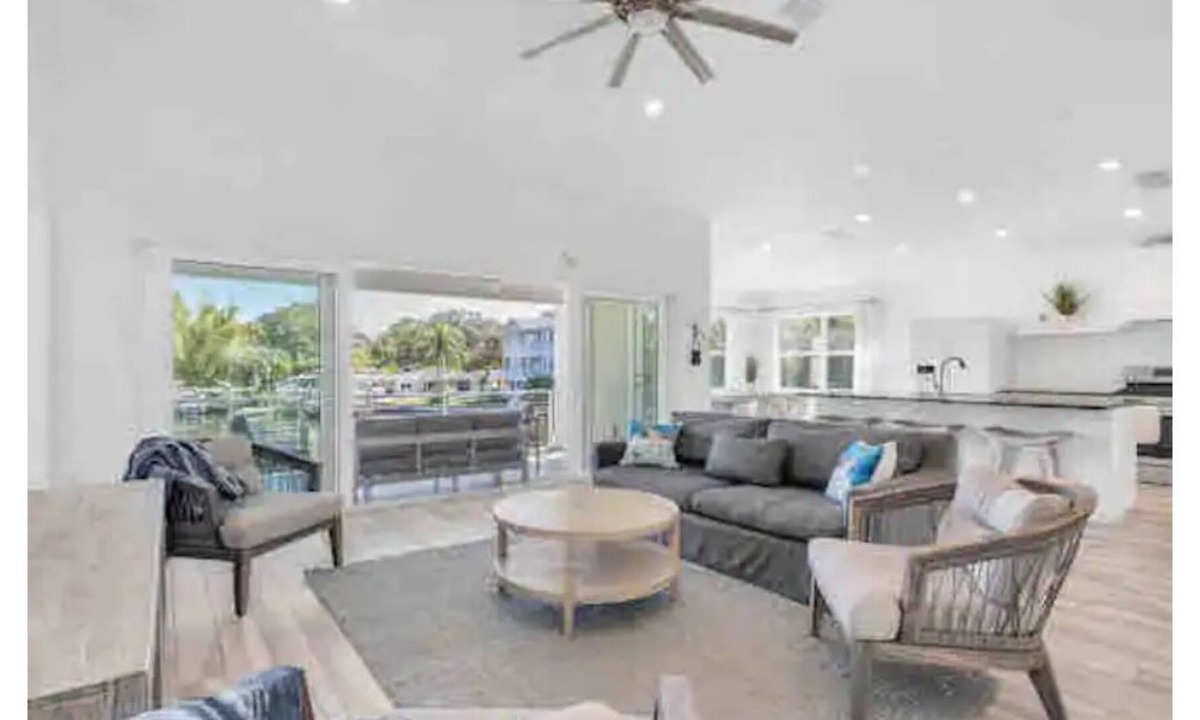 Point Seaside House | New! Waterfront luxury Home. Whole house. Elevator!