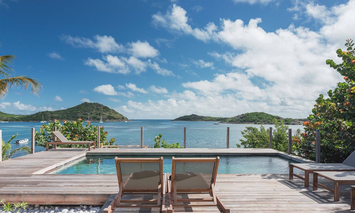 Cul de Sac Villa | NEW Waterfront villa