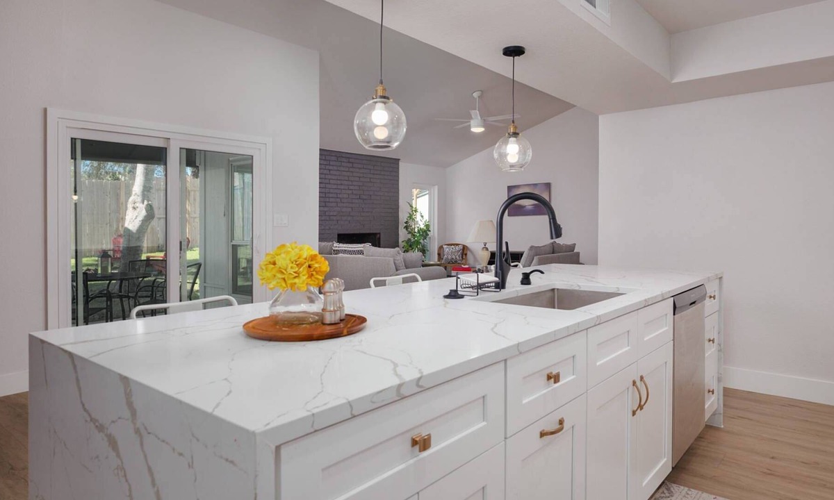 Round Rock West House | New! Welcome to Abbey Rd - Family Friendly, Nice Neighborhood, Convenient Location, FirePit