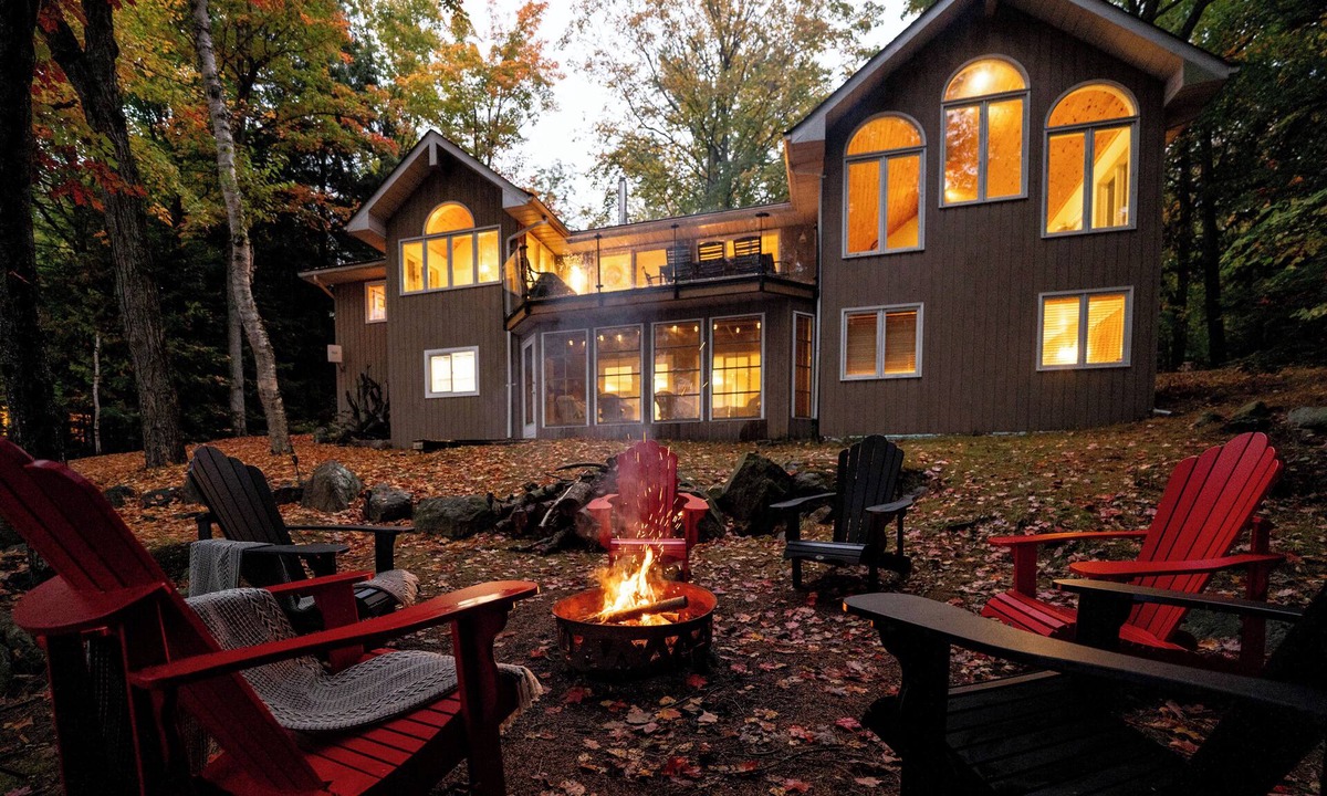 Haliburton Cottage | NEW! Winter Lake House - 5 min to Haliburton