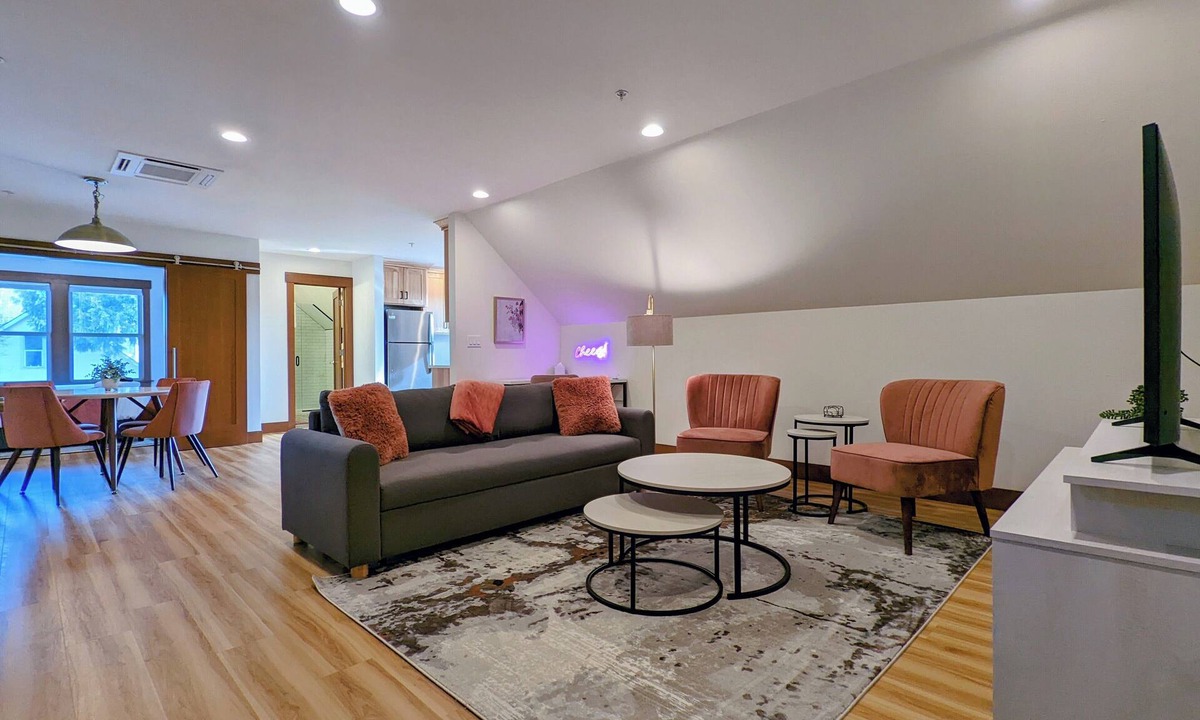 Newberg Apartment | Newberg Wine Country Suites: Rose Room