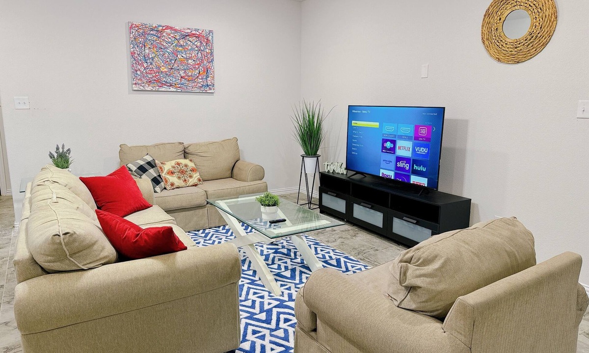 Crowley House | NewBuilt 4Br2Ba. Spacious. Perfect for family & pets