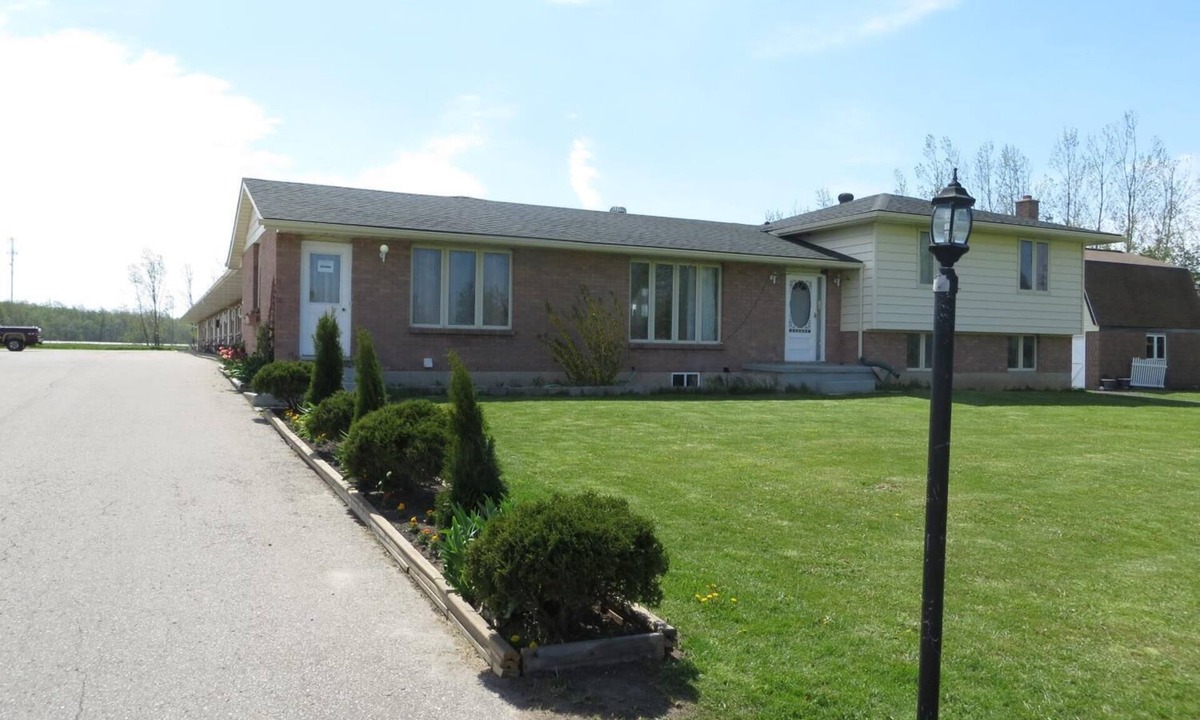 New Hamburg Hotel | Newburg Inn Motel