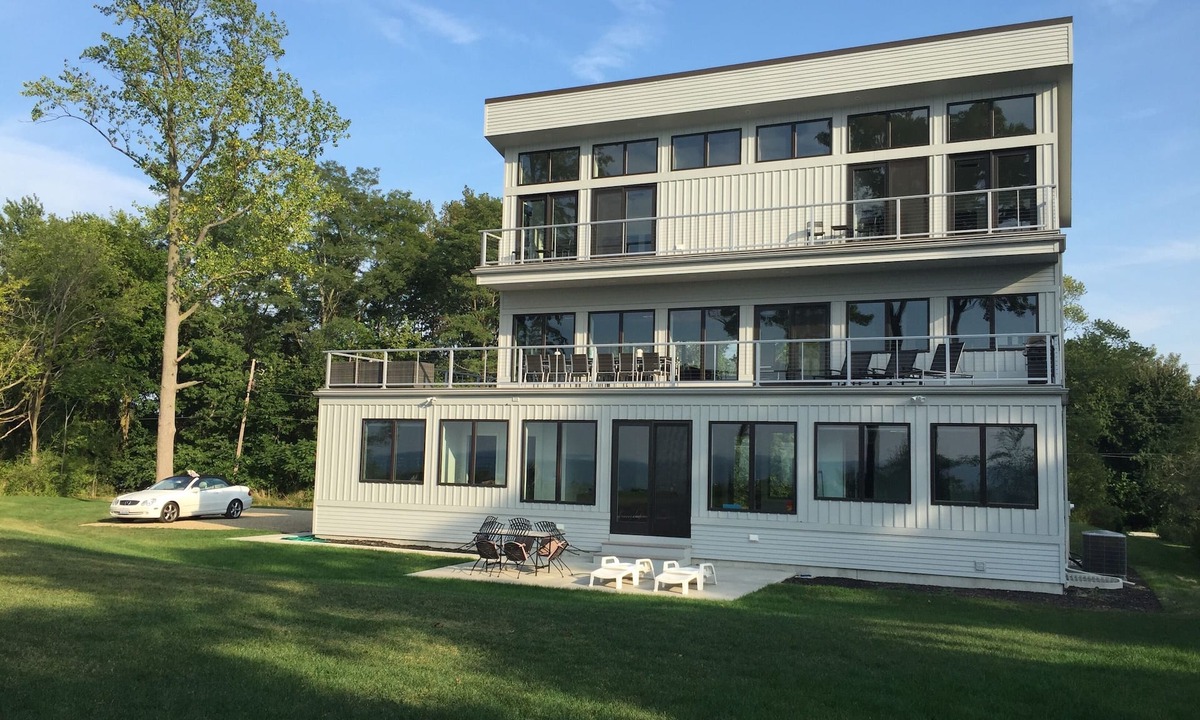 Riverside House | Newer Beachfront Contemporary, Unparalleled Views