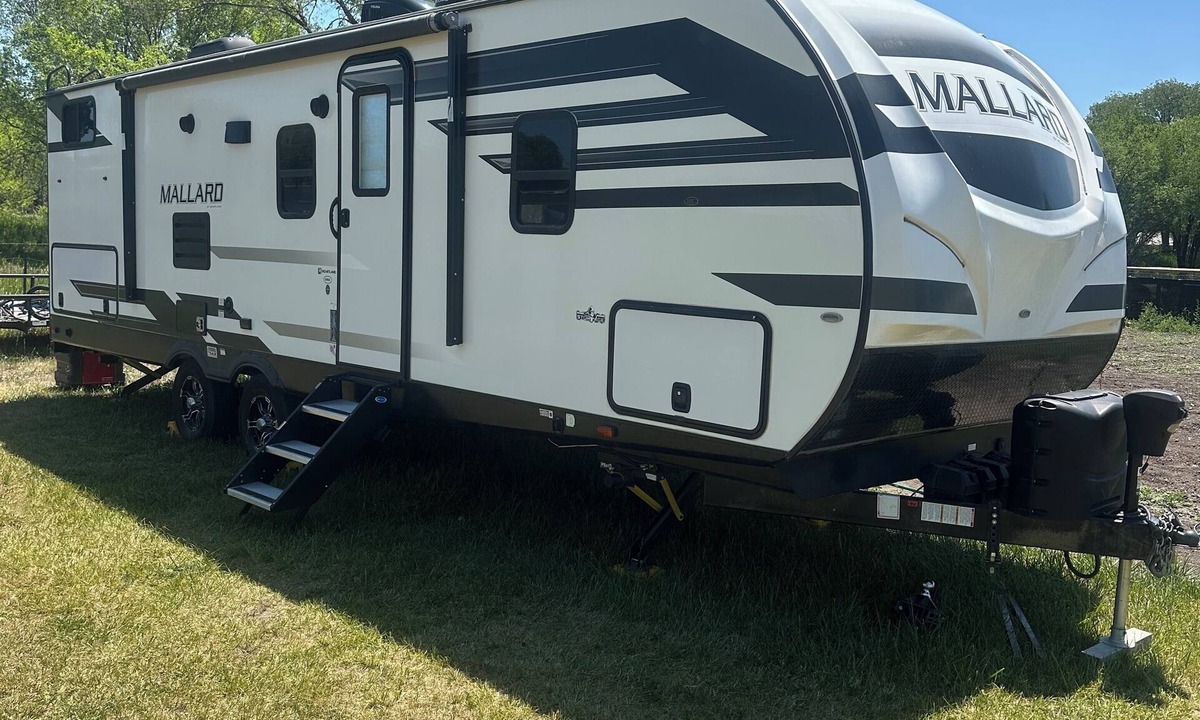 Rexburg RV Rental | Newer camper/RV with AC in charming Rexburg