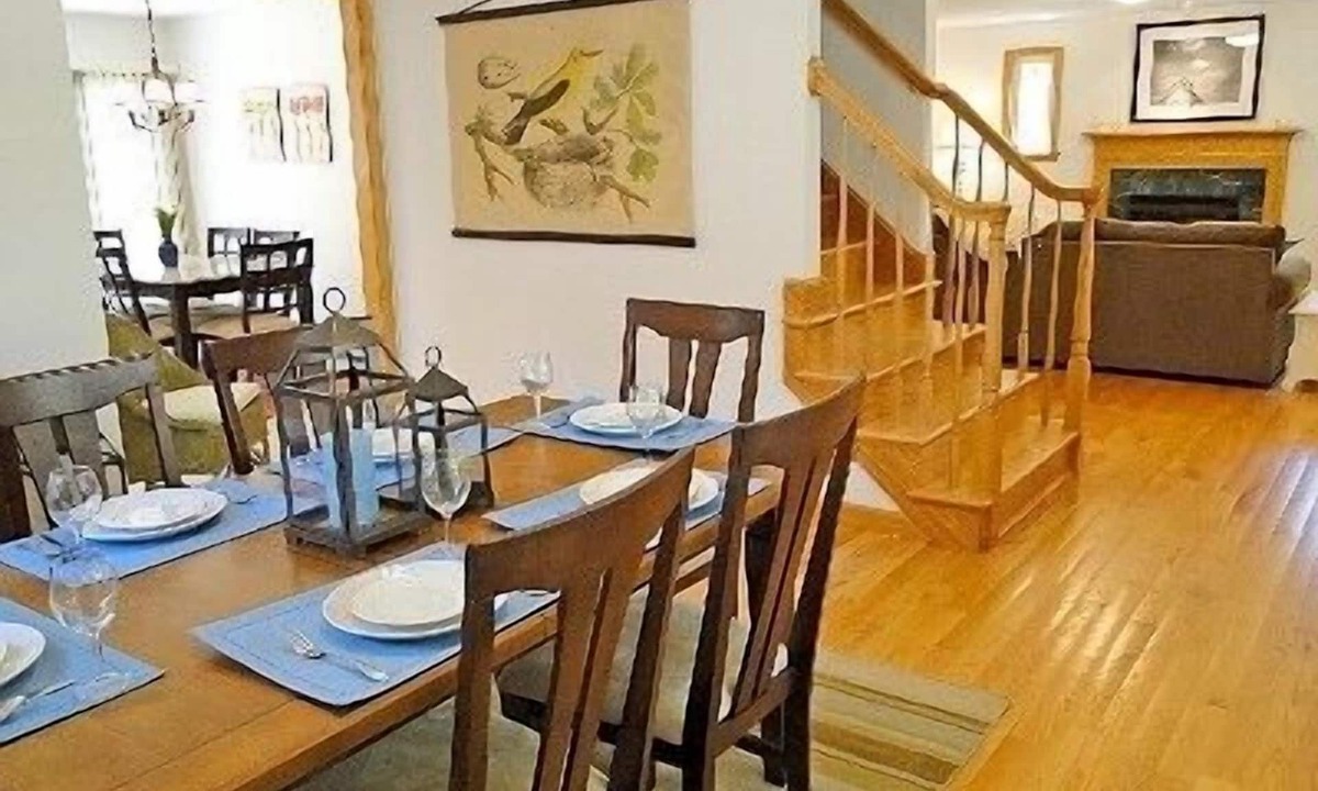 Edgartown House | Newer const. Edgartown home with AC and 7-11 to 7-18 avail. With car ferry tkts
