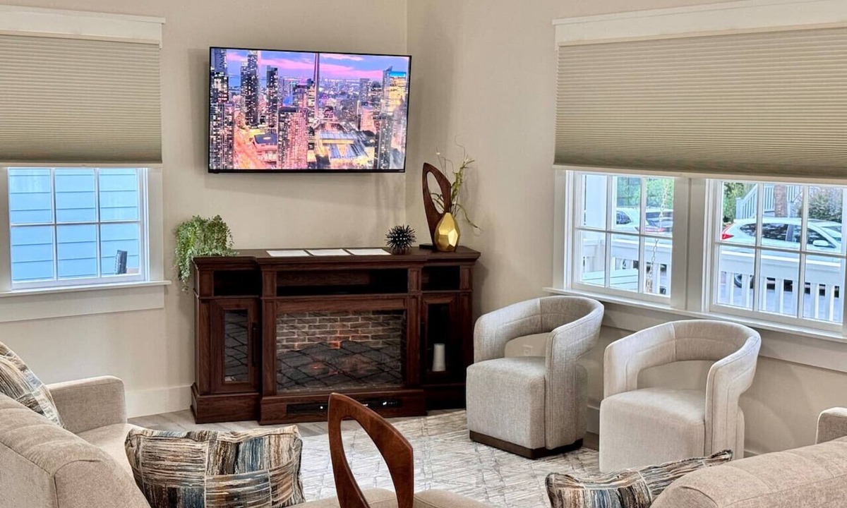 Uptown House | Newest Cottage Downtown. Pets are allowed