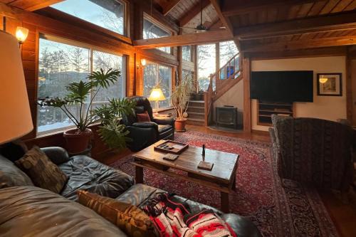 Williamsville House | Newfane Hill Retreat