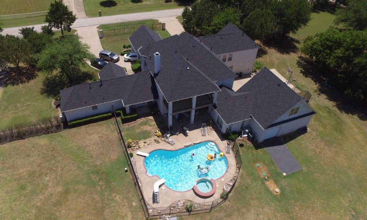 DeSoto House | NEWHOUSE MANSION DALLAS TOP 10 Vacation Rental n POOL and SPAn3 Acres Of Land