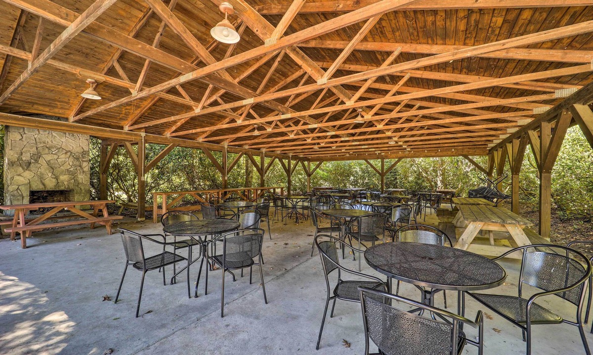 Newland House | Newland Home w/Fire Pit: 7 Mi to Grandfather Mtn