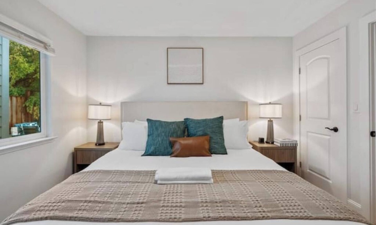 West San Jose House | NewLuxHome!EV !PoolTable!AppleCupertinoCampbellSJ