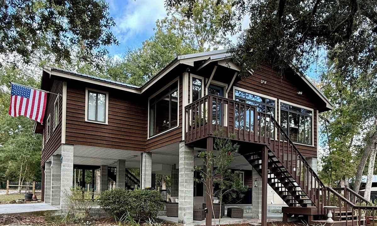 Branford House | NEWLY AVAILABLE - Santa Fe River Treehouse