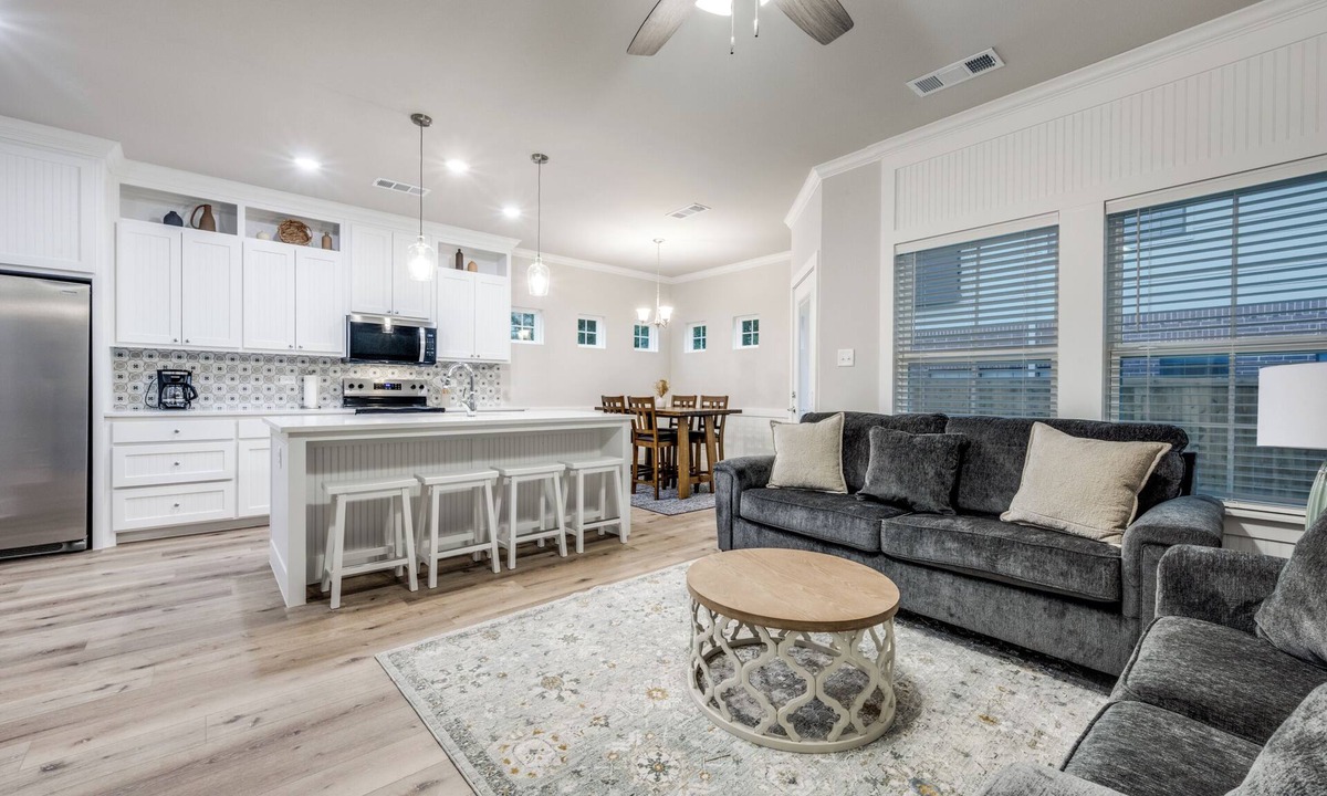 Lake Dallas House | Newly Built 3-bedroom townhome