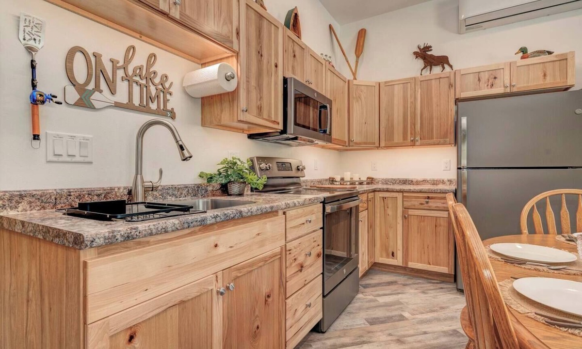 Spirit Lake House | Newly Built 3BD 2BTH| Kid+Pet Friendly|Sleeps 7
